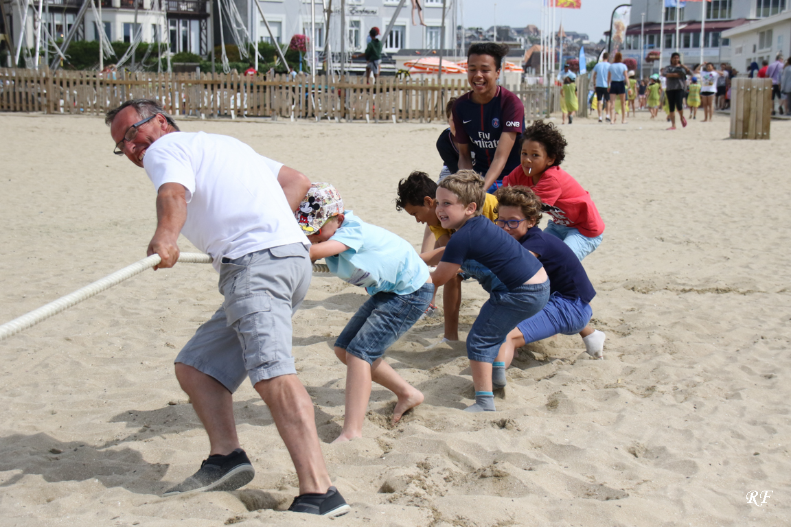 Jeux traditionnels marins sur la plage